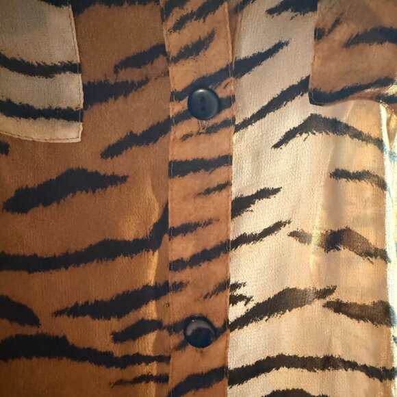 Forever 21 Tiger Print Sheer Button Up Blouse Long Sleeve Size S - Picture 10 of 10